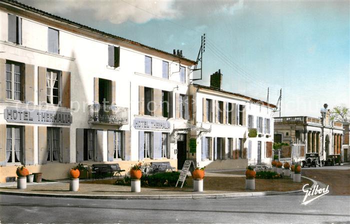 Saujon Le Carrefour devant l Hôtel Thermalia