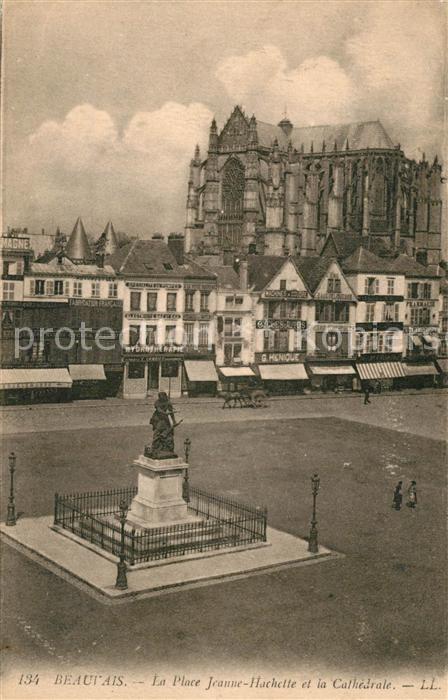 Beauvais 60 Place Jeanne Hachette et la Cathedrale Monument Statue