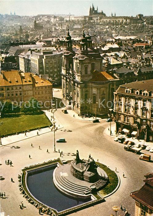Praha Prahy Prague Staromestske namesti Altstaedter Ring Blick zur Prager Burg