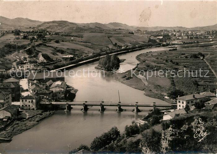 Behobie La Bidassoa Pont International Ile des Faisans et l'Espagne au fond Irun