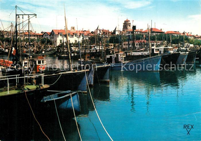 Saint-Jean-de-Luz Le Port Bateaux de pêche