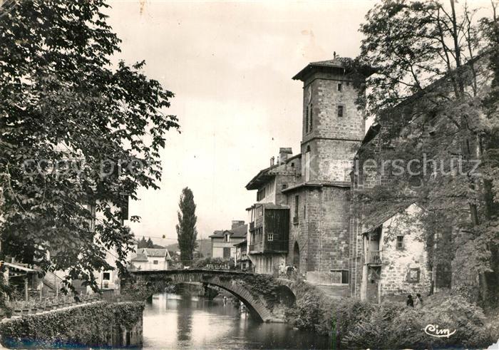Saint-Jean-Pied-de-Port Vieux pont et l'Eglise