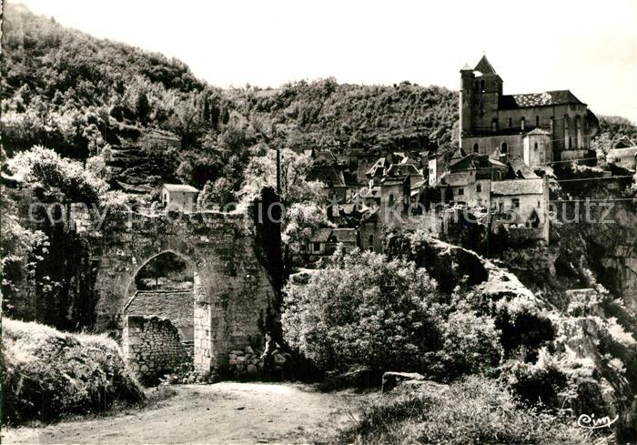 Saint-Cirq-Lapopie Vue pittoresque Eglise