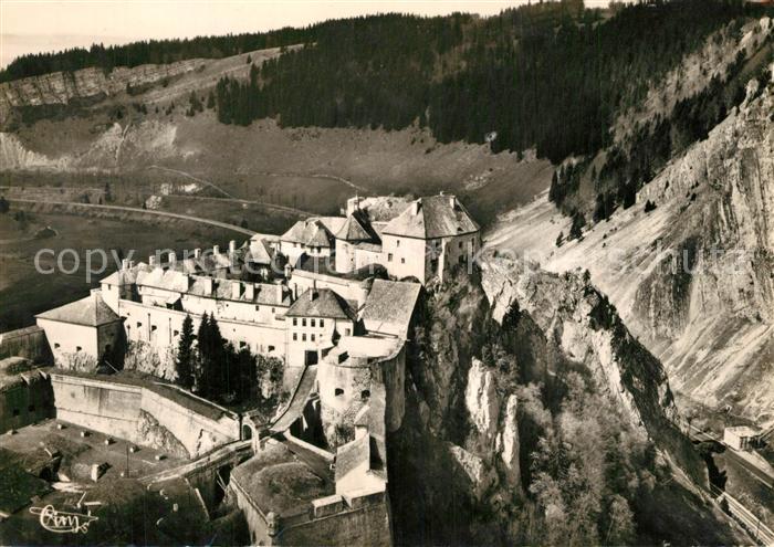 La Cluse-et-Mijoux Fort de Joux et la Trouée de la Cluse vue aérienne