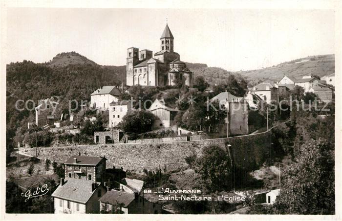 Saint-Nectaire Puy de Dome Vue d_ensemble et l'Eglise