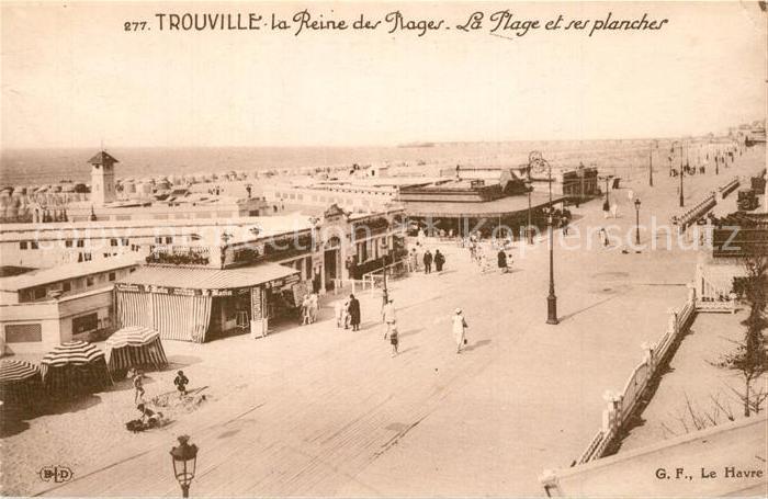 Trouville-sur-Mer La plage et ses planches La Reine des Plages