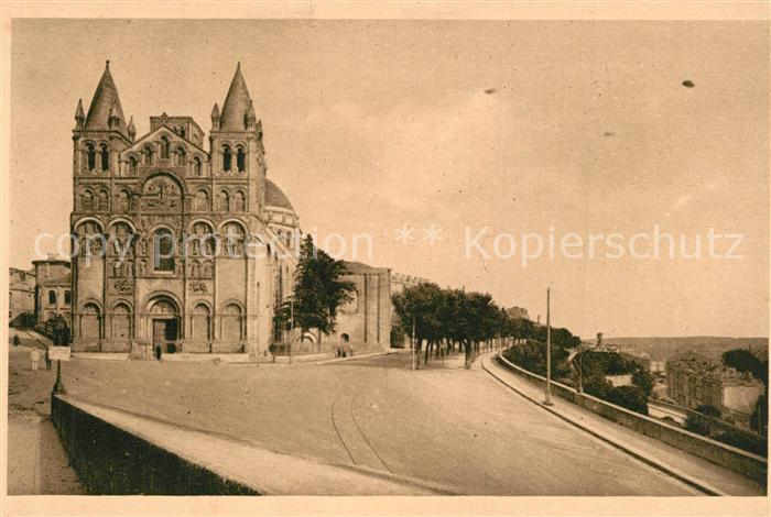 Angouleme Cathedrale vue du Rempart du Midi