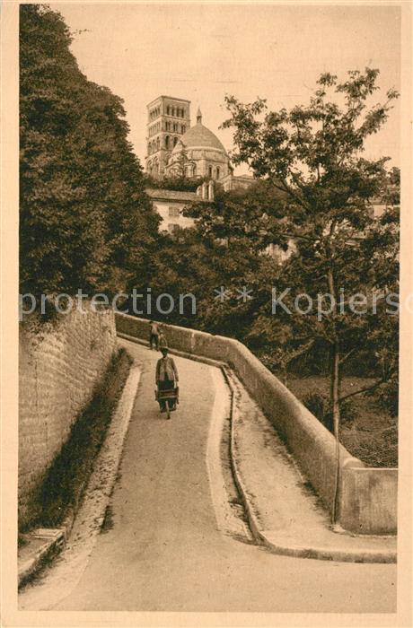 Angouleme Vieille Rue Saint Martin et la Cathedrale