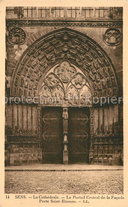 Sens 89 Cathedrale Portail Central de la facade Porte Saint Etienne
