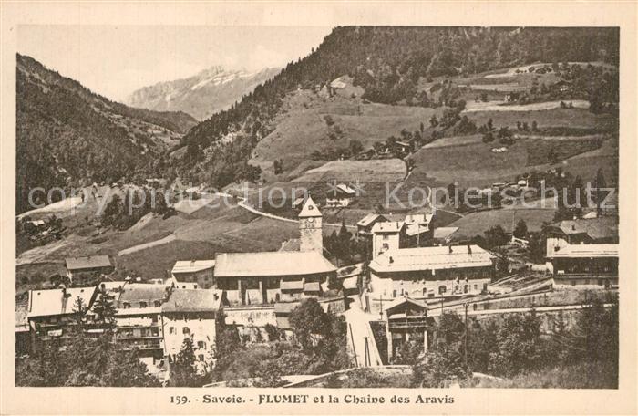 Flumet Vue Generale et la Chaîne des Aravis