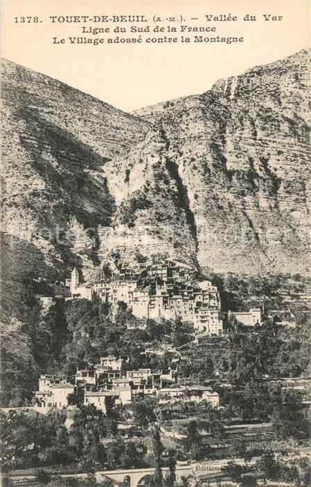 Touet de Beuil Vallee du Var Le Village adosse contre la Montagne