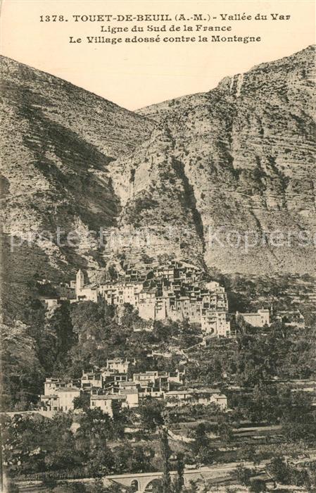 Touet de Beuil Valee du Var Le Village adosse contre la Montagne