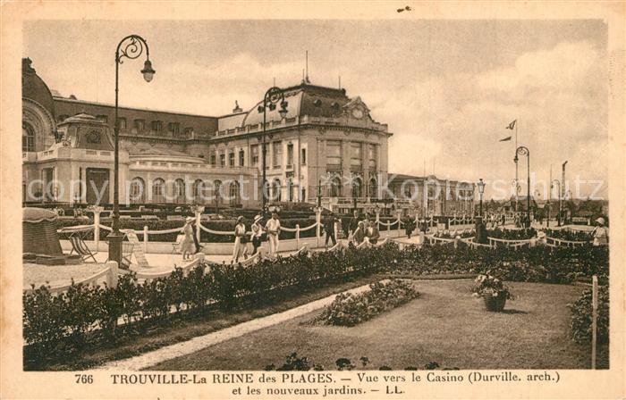 Trouville-sur-Mer La Reine des Plages Vue vers le Casino et les nouveaux jardins