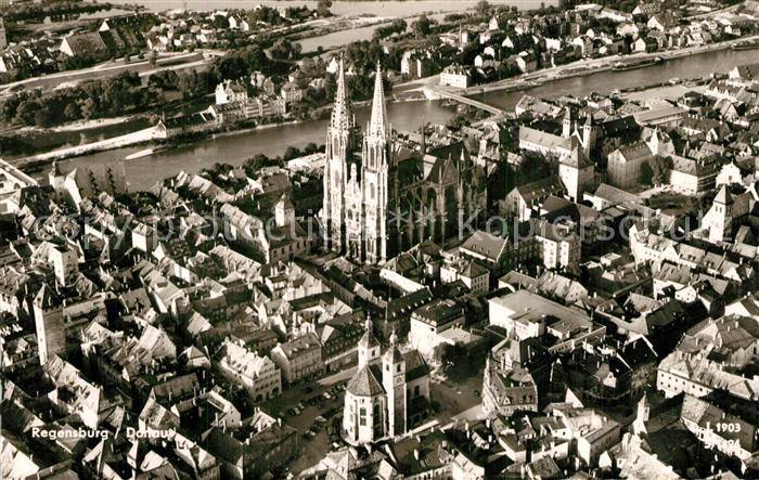 Regensburg Fliegeraufnahme mit Donau und Dom