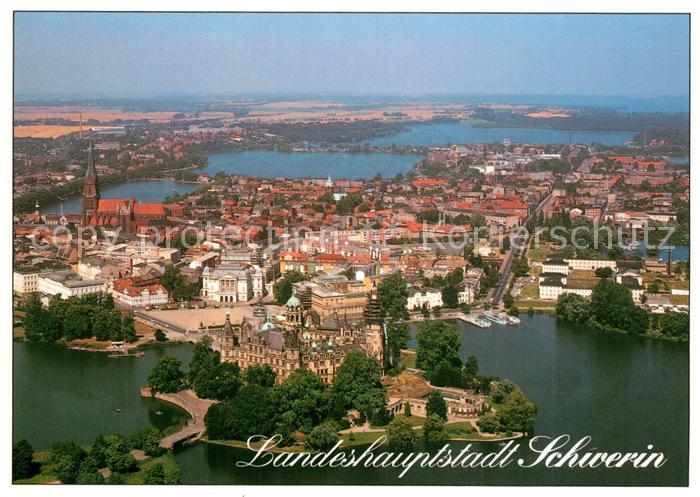 Schwerin Mecklenburg Fliegeraufnahme mit Altstadt Schloss Staatstheater Dom Pfaf