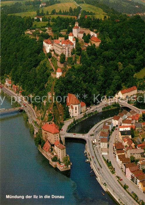 Passau Muendung der Ilz in die Donau Veste Oberhaus mit Wasserburg Niederhaus un