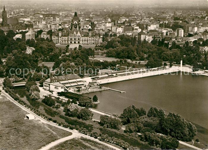 Hannover Maschsee mit neuem Rathaus und Marktkirche Fliegeraufnahme