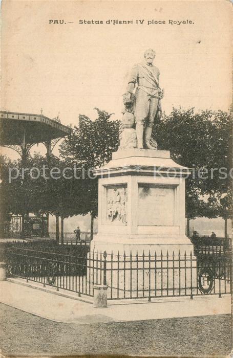 Pau 64 Staute Henri IV place Royale
