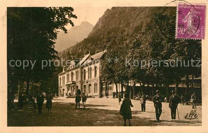Cauterets Esplanade des Oeufs et le Casino