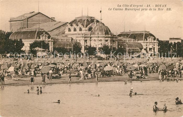 Royan 17 Le Casino Municipal pris de la Mer