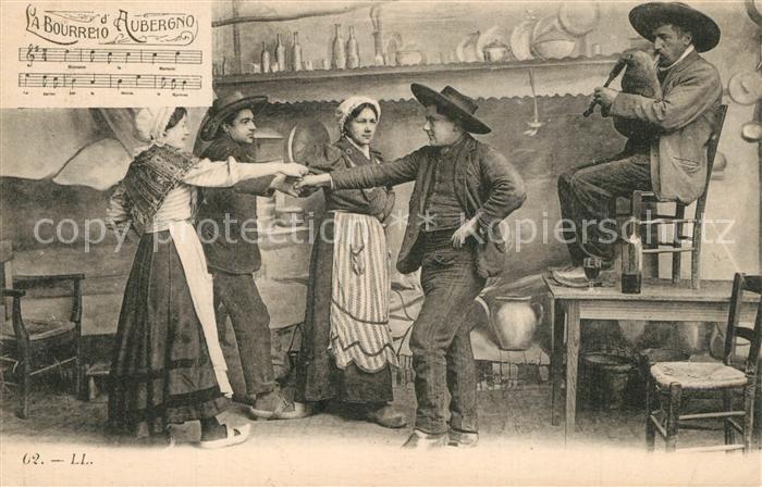 Auvergne Region La Bourreio d Aubergno Danse traditionelle