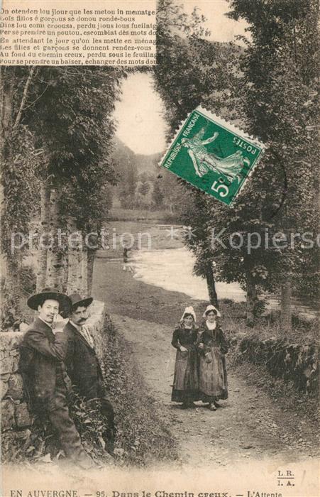 Auvergne Region Dans le chemin creux L'Attente