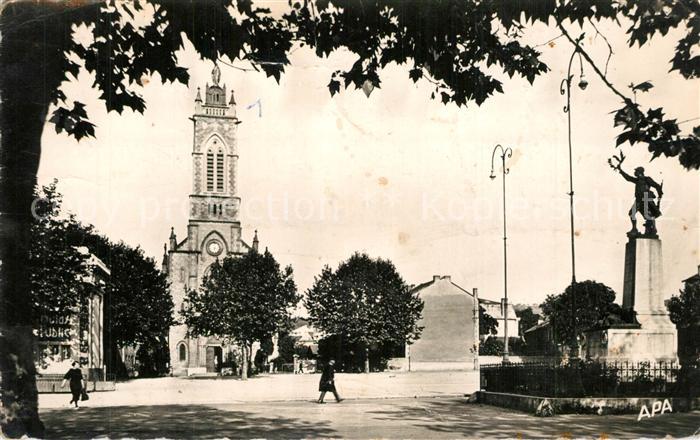 Capdenac-Gare Place du 14 Juillet Monument Eglise