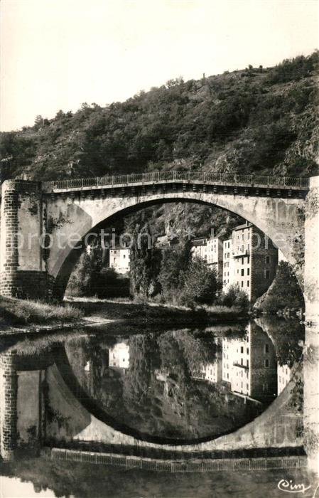 Lavoute-Chilhac Pont historique du XIe siécle sur l'Allier