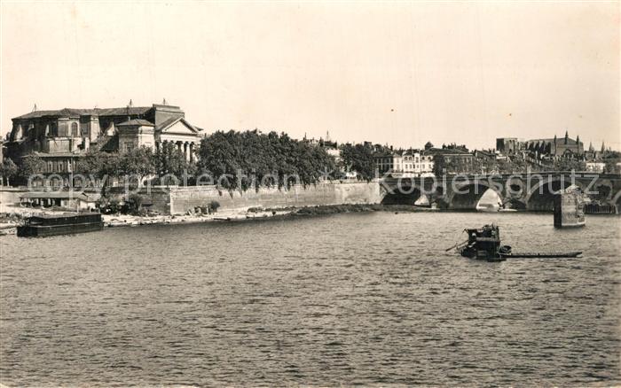 Toulouse Haute-Garonne La Garonne vers l'Egise de la Daurade