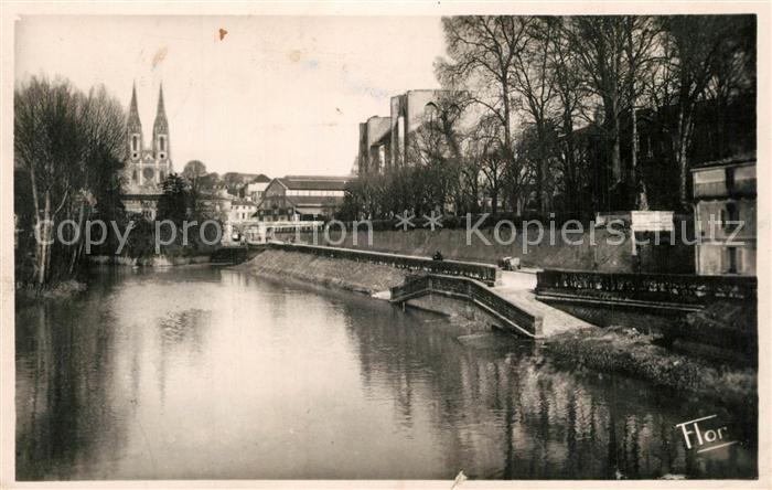 Niort 79 La Sèvre Niortaise au pied du Donjon