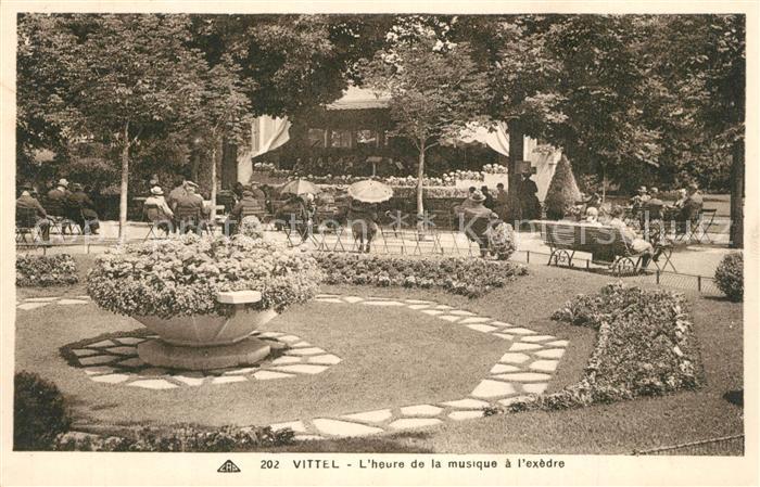 Vittel l Heure de la musique a l'exèdre Park Konzertpavillon