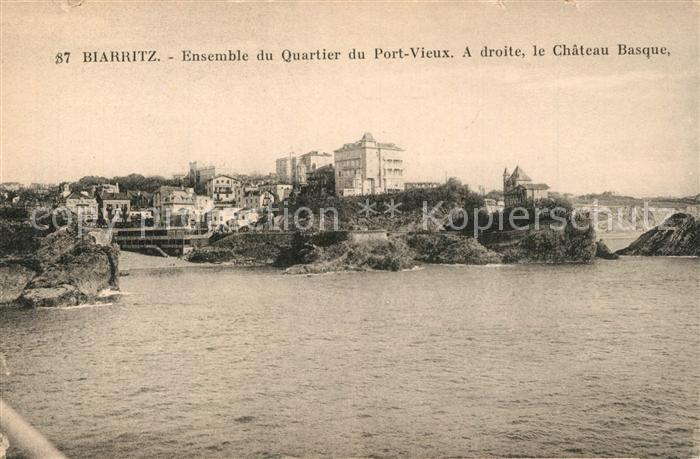 Biarritz Pyrenees Atlantiques Ensemble du Quartier du Port Vieux a dr