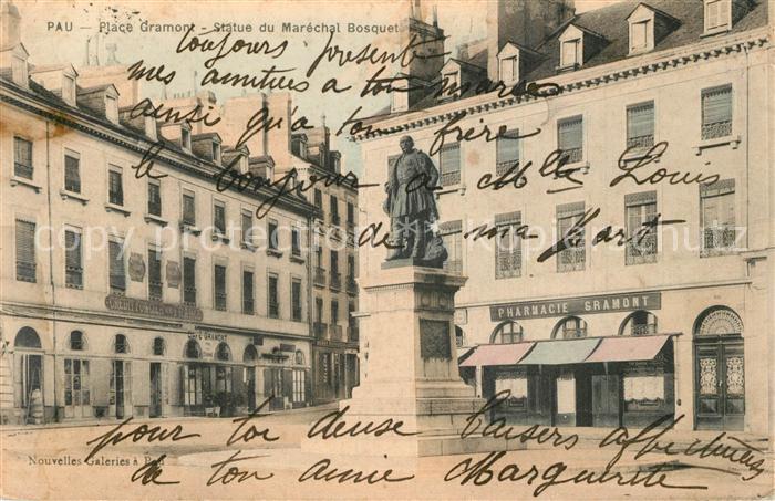 Pau 64 Place Gramont Statue du Maréchal Bosque