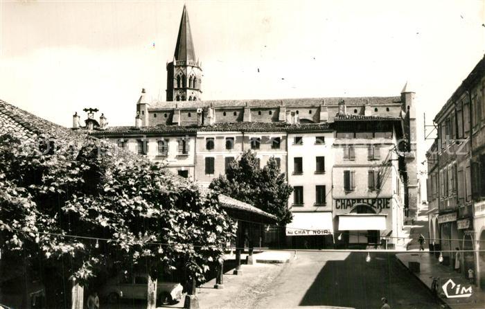 Beaumont-de-Lomagne Place Nationale