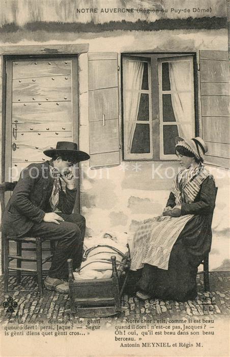 Puy de Dome Le Notre Auvergne Eltern mit Baby