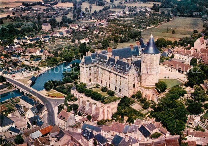 Chateaudun Vue aerienne Le Chateau accole au vieux donjon