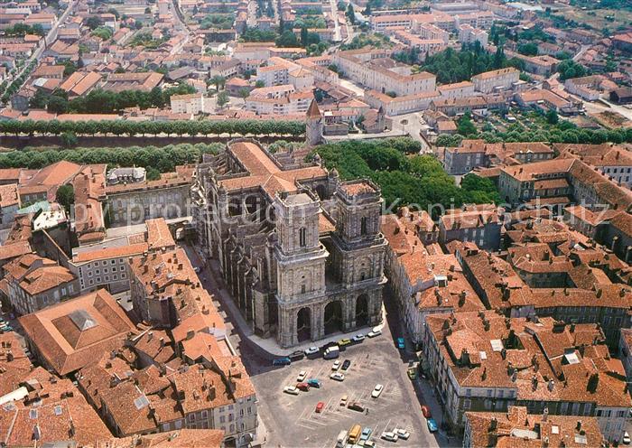 Auch Gers Cathedrale Vue aerienne les quartiers m