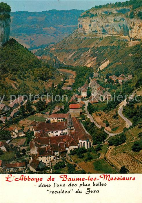 Baume-les-Messieurs Abbaye dans l’une des plus belles reculees du Jura