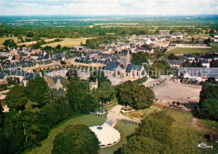 Sainte-Mere-Eglise Vue aerienne centre ville Le musee