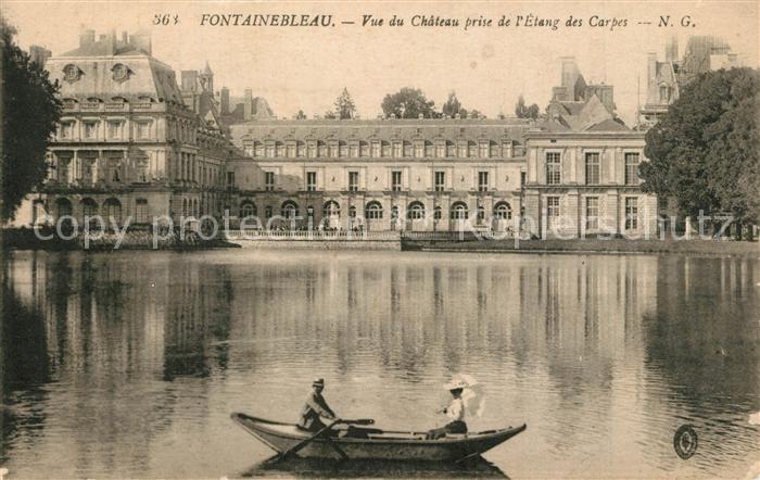 Fontainebleau Seine et Marne Chateau vue prise de l'Etang des Carpes