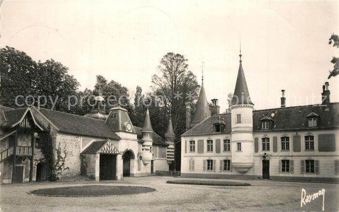 Soisy-sur-Ecole Cour du Chateau et facade nord Schloss