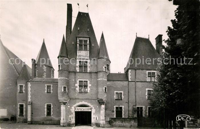 Aubigny-sur-Nere La Mairie ancien Chateau des Stuarts