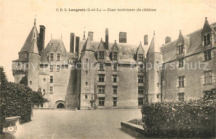 Langeais Cour intérieur du Chateau Schloss