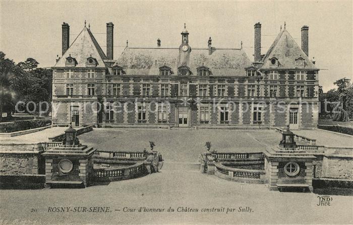 Rosny-sur-Seine Cour d honneur du Chateau construit par Sully Schloss