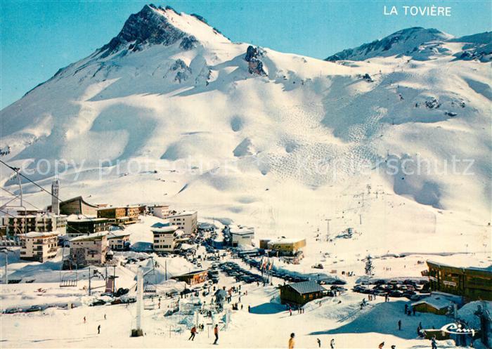 Tignes Station de sports d_hiver vue aérienne