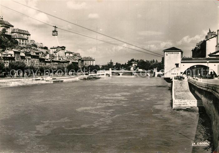 Grenoble L'Isère Gare de départ du Téléphérique