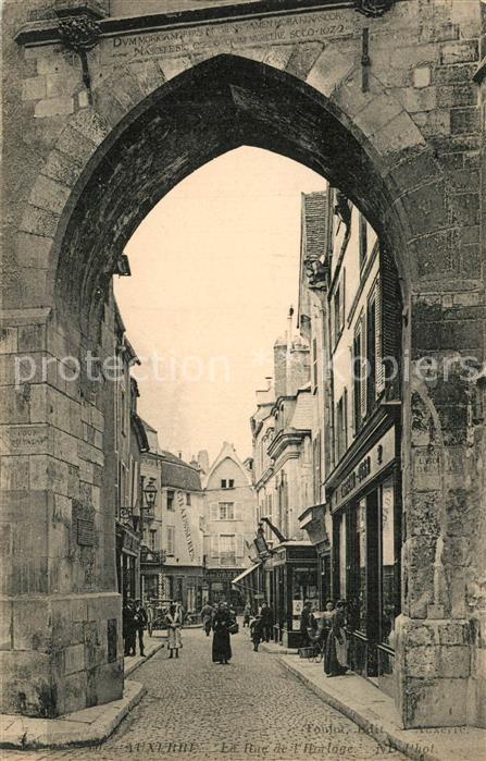 Auxerre La Rue de l Horloge