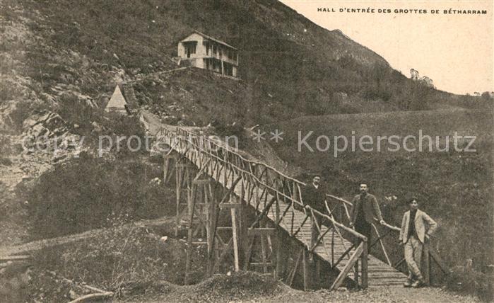 Betharram-Lestelle Hall d’entree des Grottes de Betharram