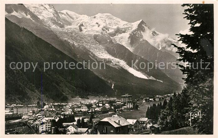 Chamonix Vue generale et massif du Mont Blanc