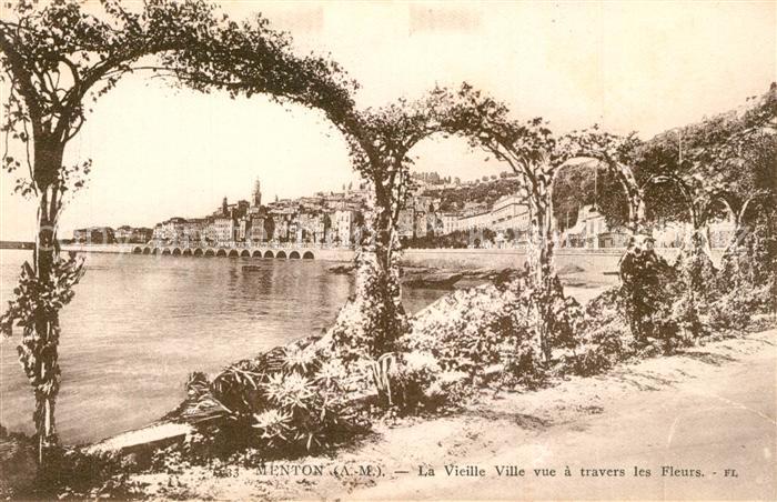 Menton Alpes Maritimes La Vieille Ville vue a travers les Fleurs
